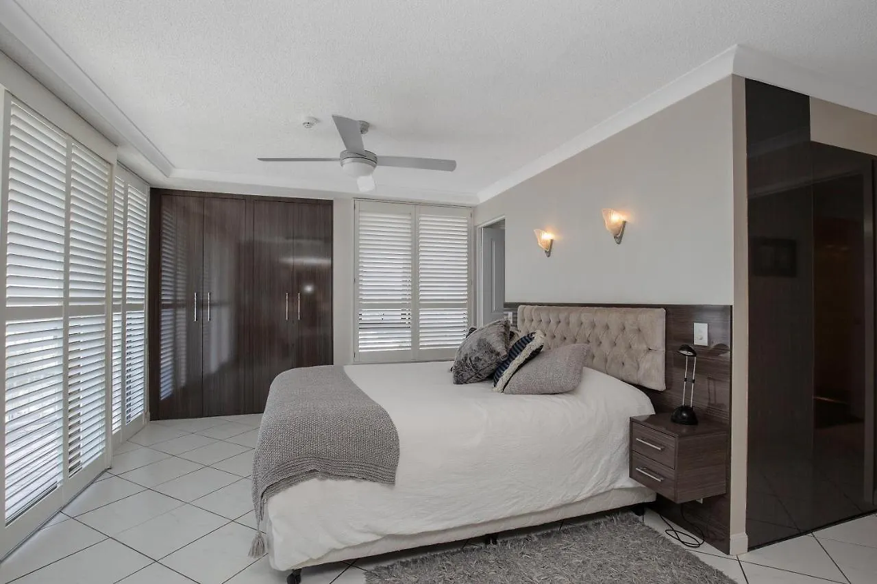 *** מלון דירות גולד קוסט Carool Holiday Apartments אוסטרליה
