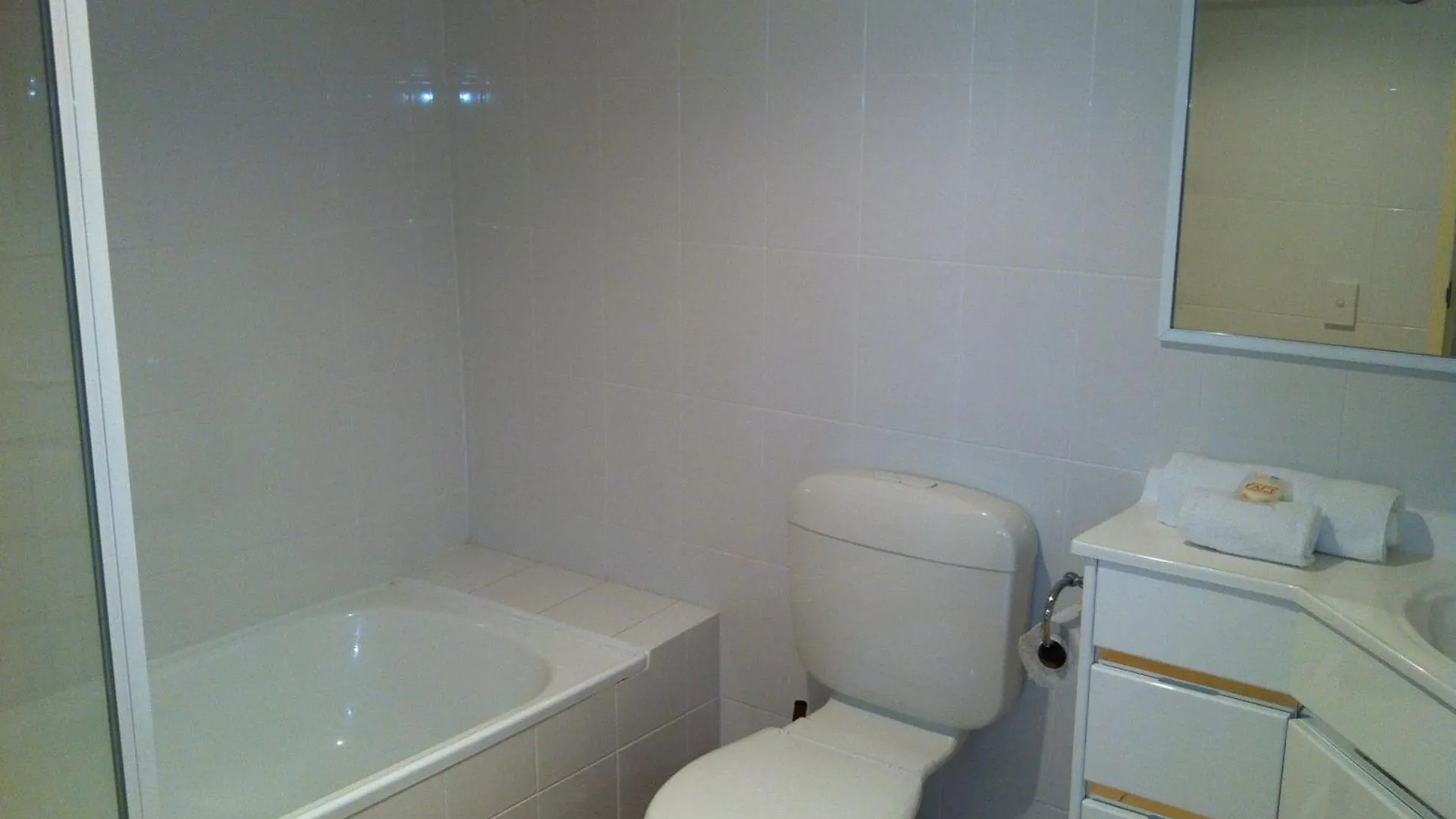 מלון דירות גולד קוסט Carool Holiday Apartments