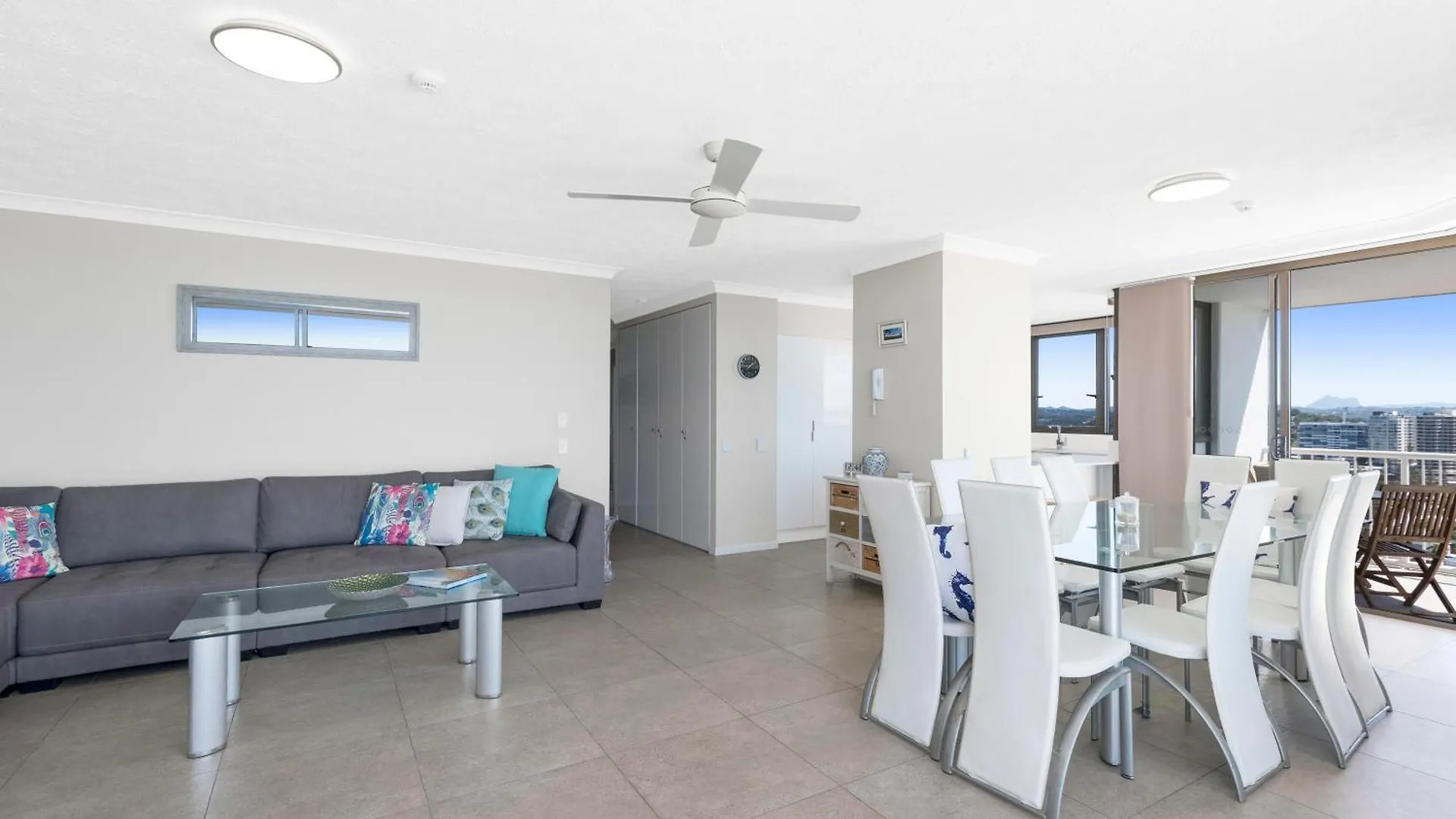 *** מלון דירות גולד קוסט Carool Holiday Apartments אוסטרליה