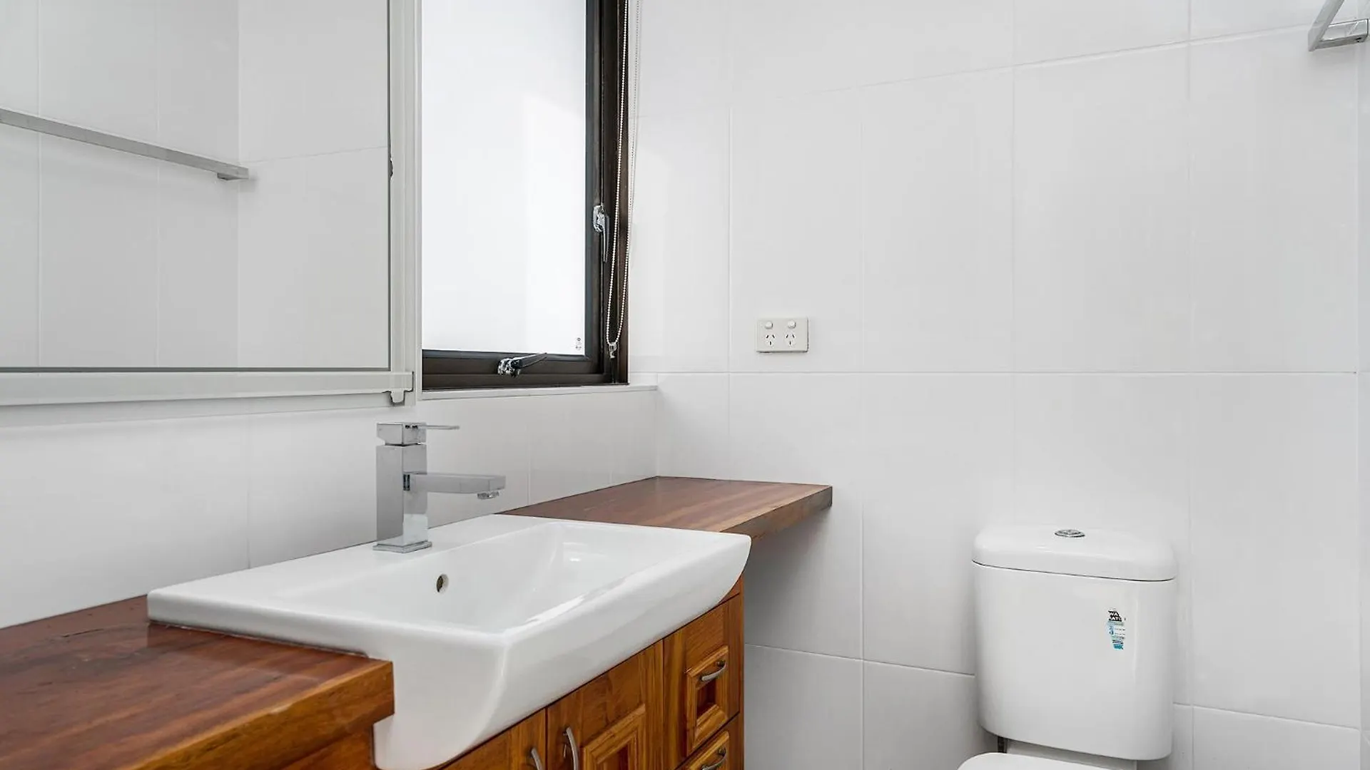 מלון דירות גולד קוסט Carool Holiday Apartments